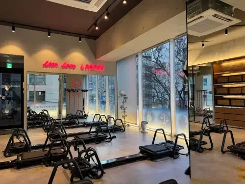 ラグリーマイクロスタジオ