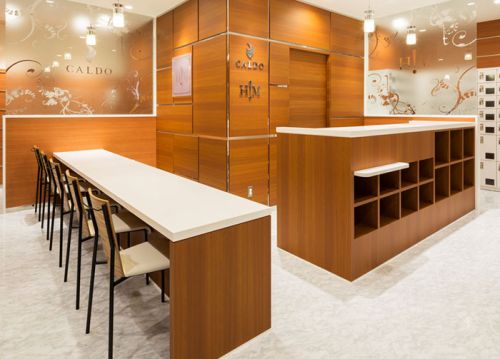 カルド鶴見店の受付