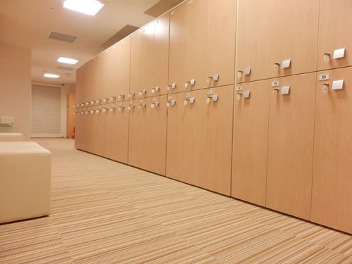 ロイブなんば店のロッカールーム