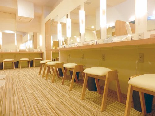ロイブなんば店のパウダールーム